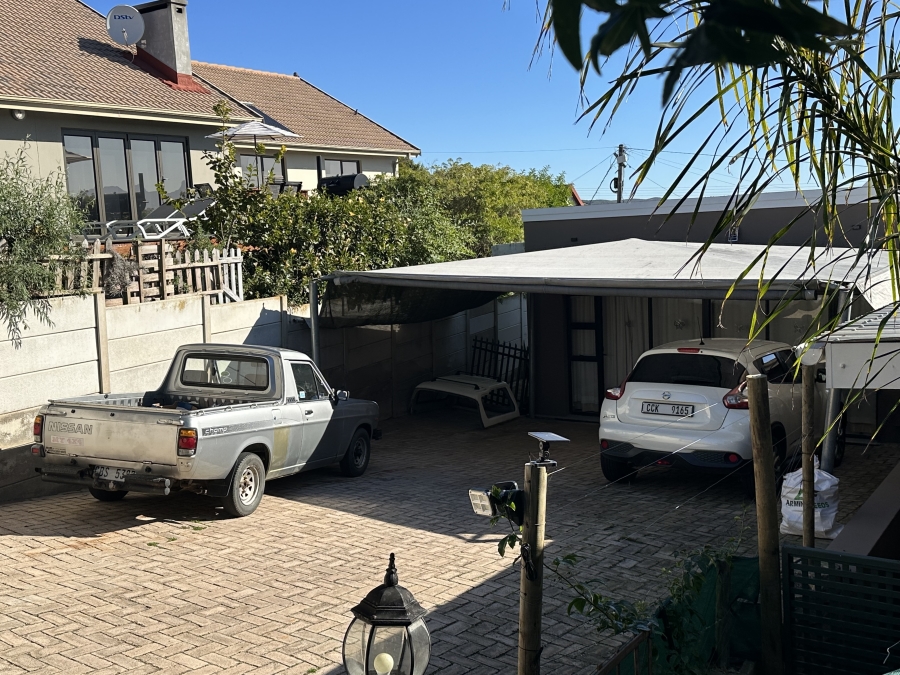 4 Bedroom Property for Sale in Fraaiuitsig Western Cape